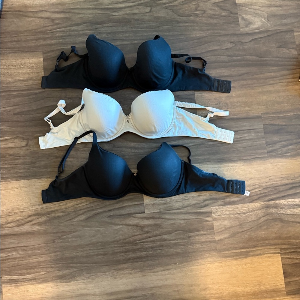 Lot of 3 Victoria Secrets Bras